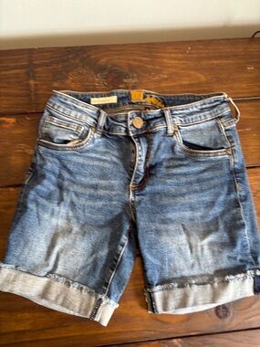 Kut from the Kloth Blue Denim Boyfriend Shorts with Frayed Cuff Size: 0